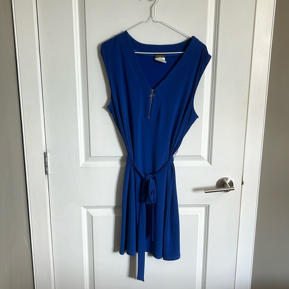 Formal blue dress - Picture 1 of 1